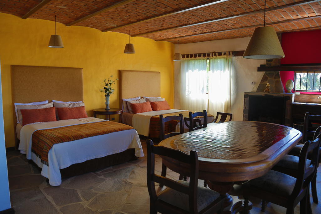 Hotel Villa Cassis Tapalpa Quarto foto